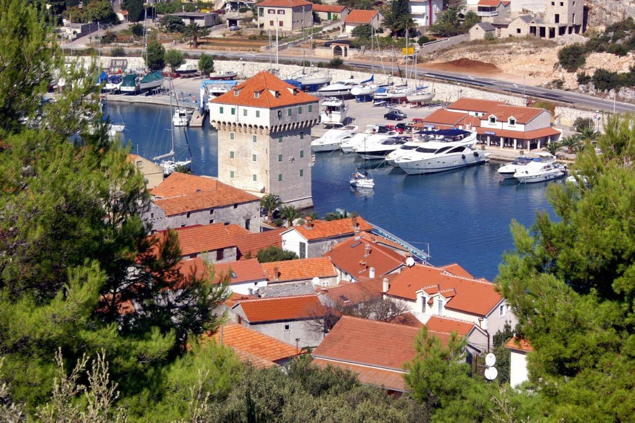 Apartments With A Parking Space Marina, Trogir - 11554 Екстериор снимка